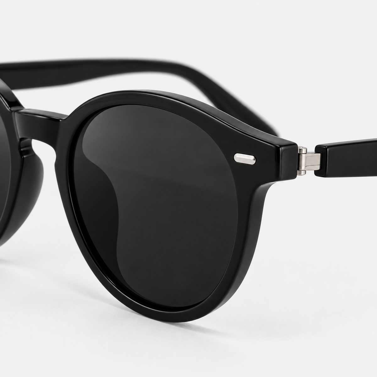Mira | Black